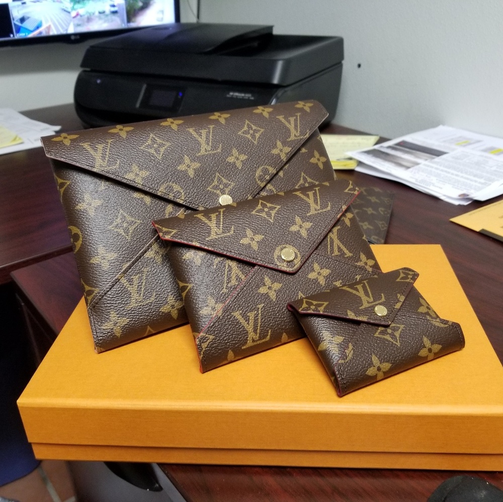 Nwt Pochette Kirigami